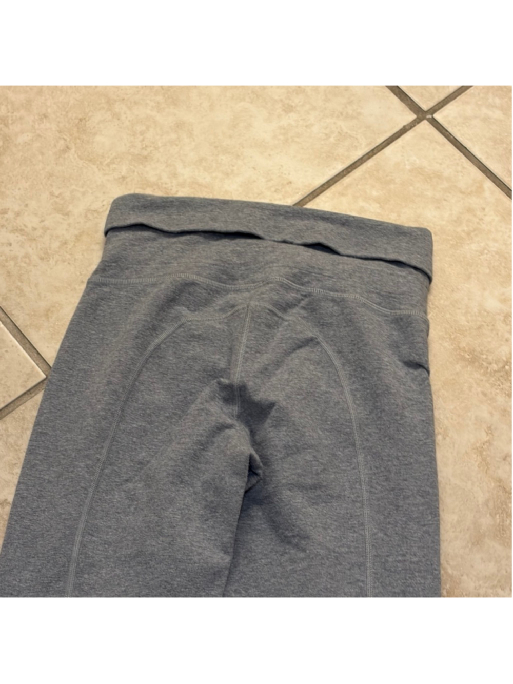 Women's Lululemon Gray Leggings roll over pants xs - Picture 3 of 6